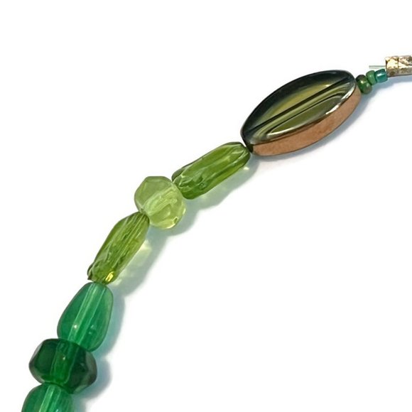 As Low As $2 Green Fun Mix 10" Strand Glass Beads (27) - Picture 2 of 3